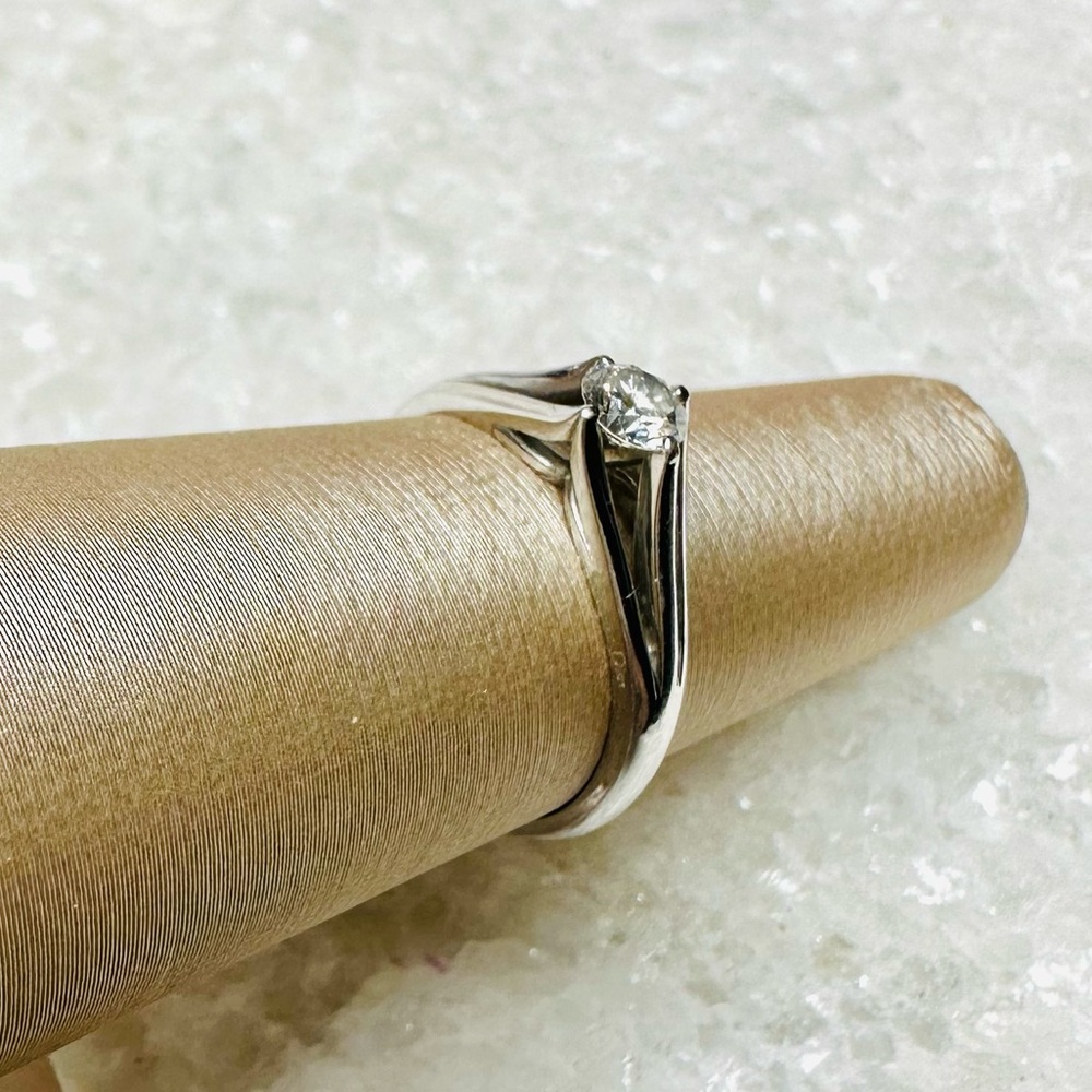 EUC Christian Dior PT900 Platinum .50 ct Diamond Ring - Picture 5 of 17